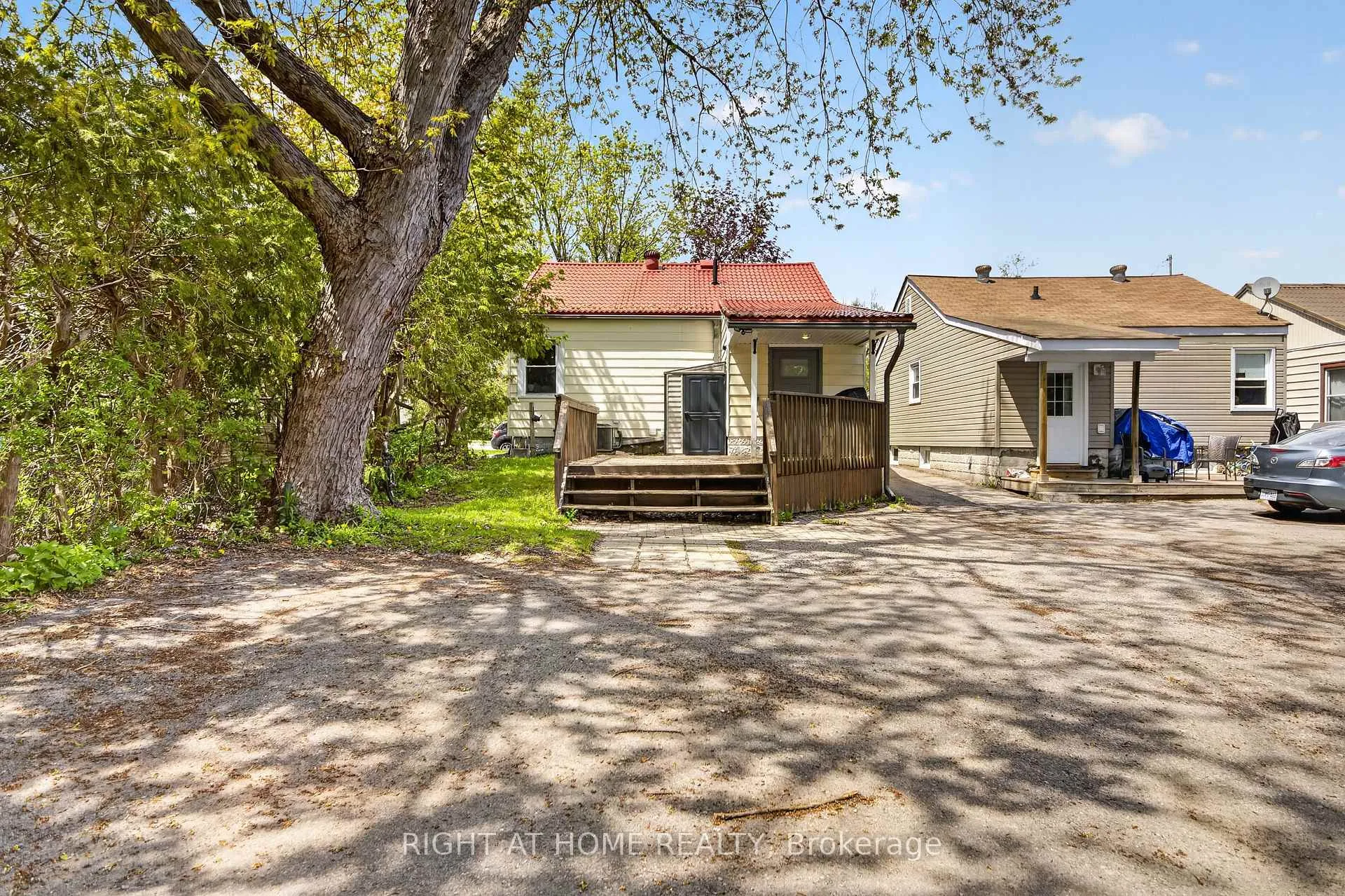 Photo 15 of 313 Mary Street, Orillia — HOMEH