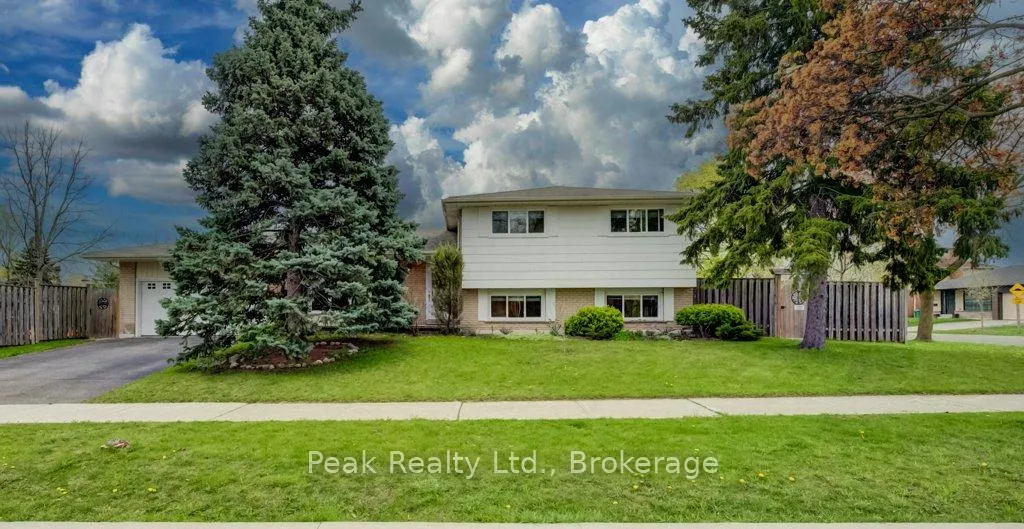 Front of 2235 Waycross Crescent