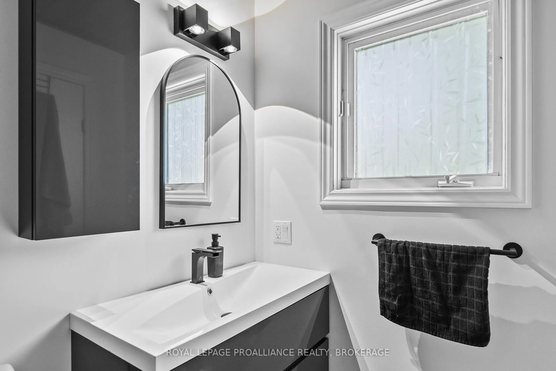 Photo 20 of 227 Cross Street, Deseronto, Deseronto (Town) — HOMEH