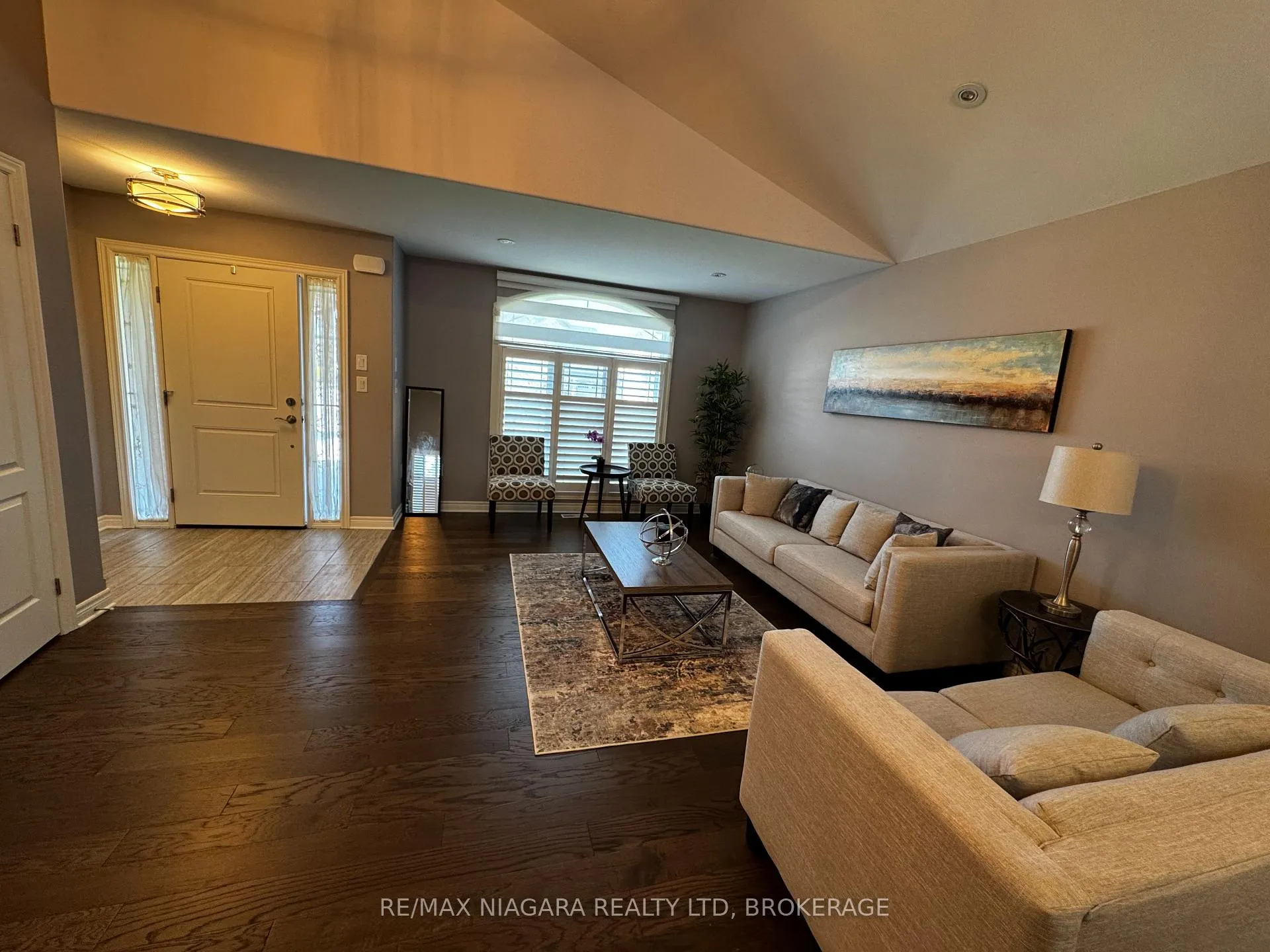 Photo 2 of 6352 Sam Lorfida Drive, Niagara Falls, Oldfield — HOMEH