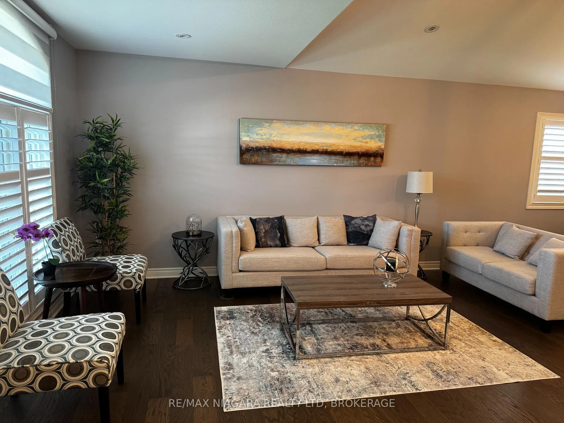 Photo 4 of 6352 Sam Lorfida Drive, Niagara Falls, Oldfield — HOMEH