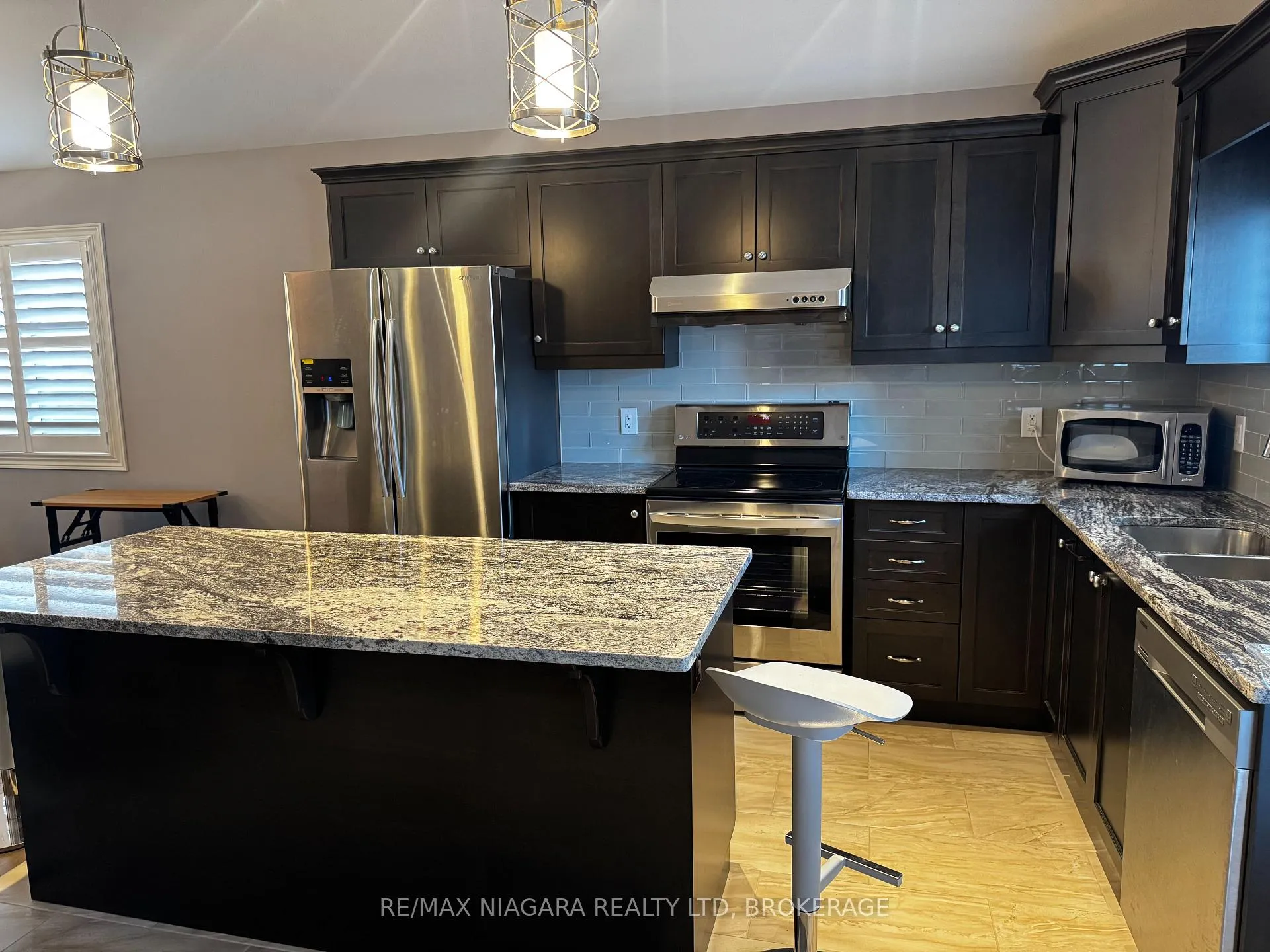 Photo 5 of 6352 Sam Lorfida Drive, Niagara Falls, Oldfield — HOMEH