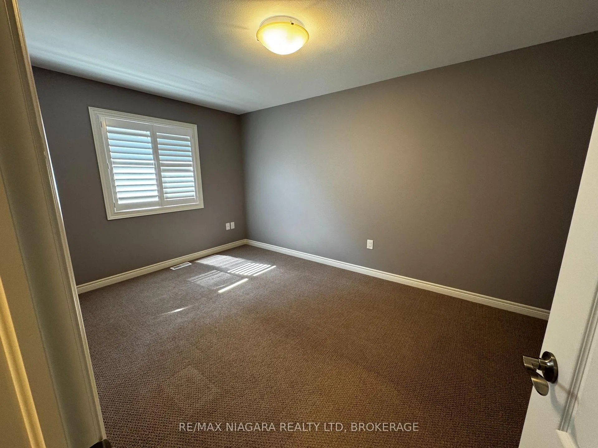 Photo 8 of 6352 Sam Lorfida Drive, Niagara Falls, Oldfield — HOMEH