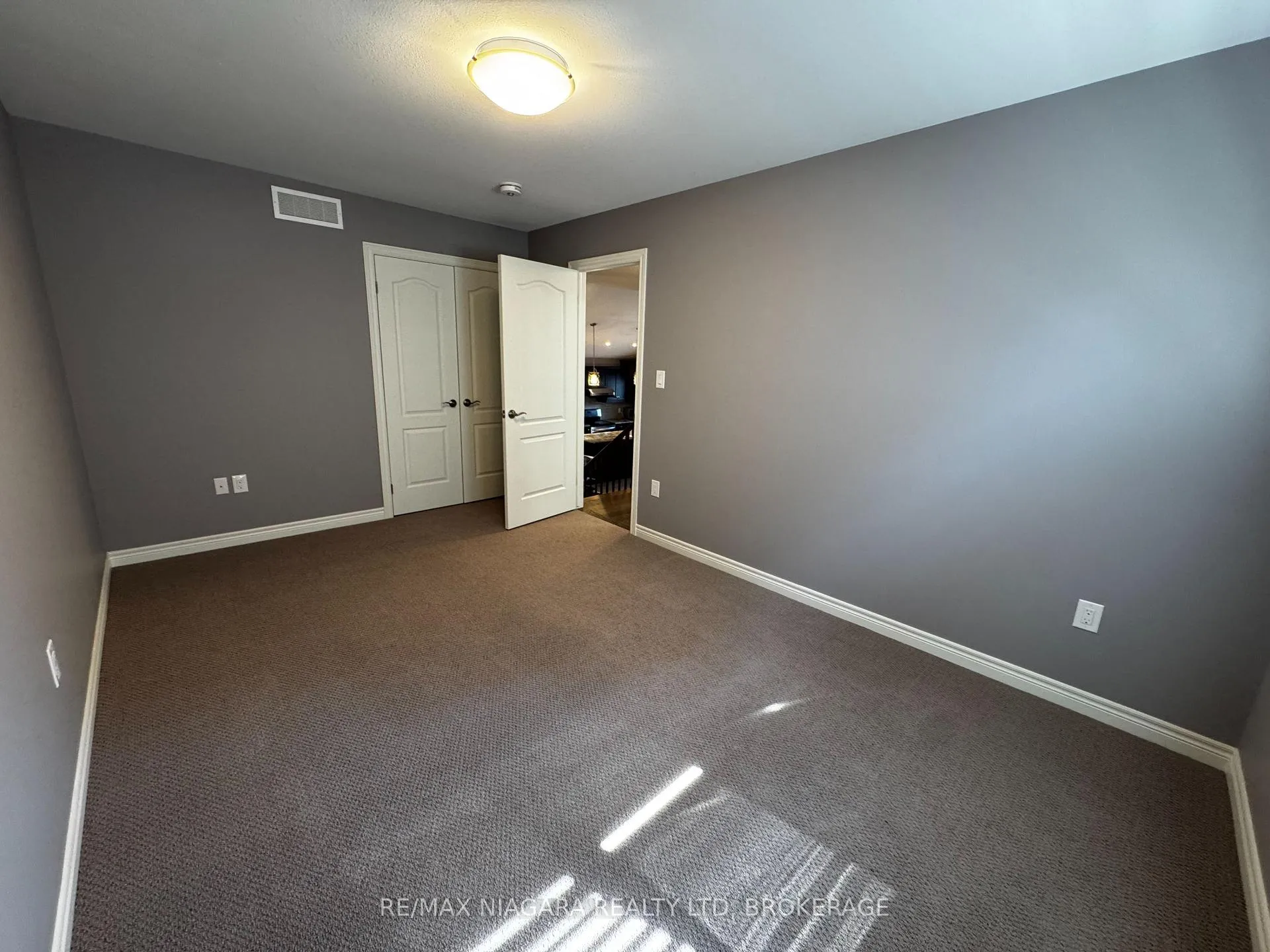 Photo 9 of 6352 Sam Lorfida Drive, Niagara Falls, Oldfield — HOMEH