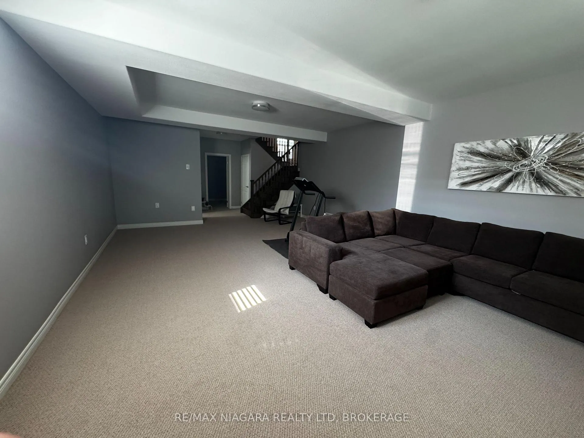 Photo 13 of 6352 Sam Lorfida Drive, Niagara Falls, Oldfield — HOMEH