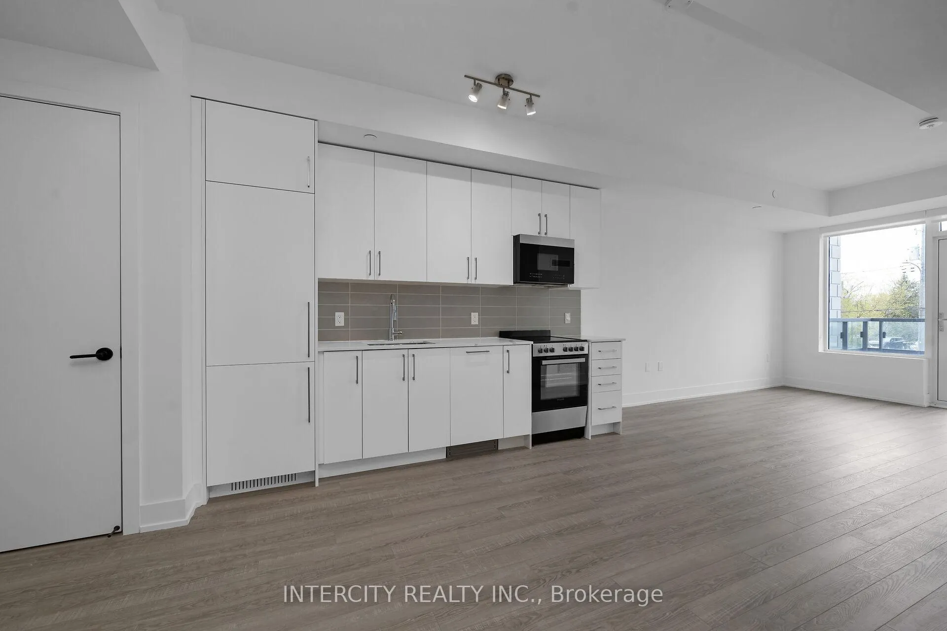 Photo 14 of Unit 227, 2075 King Road, King, King City — HOMEH