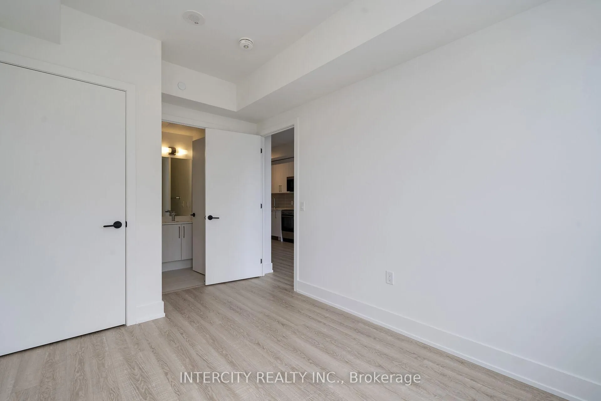 Photo 24 of Unit 227, 2075 King Road, King, King City — HOMEH