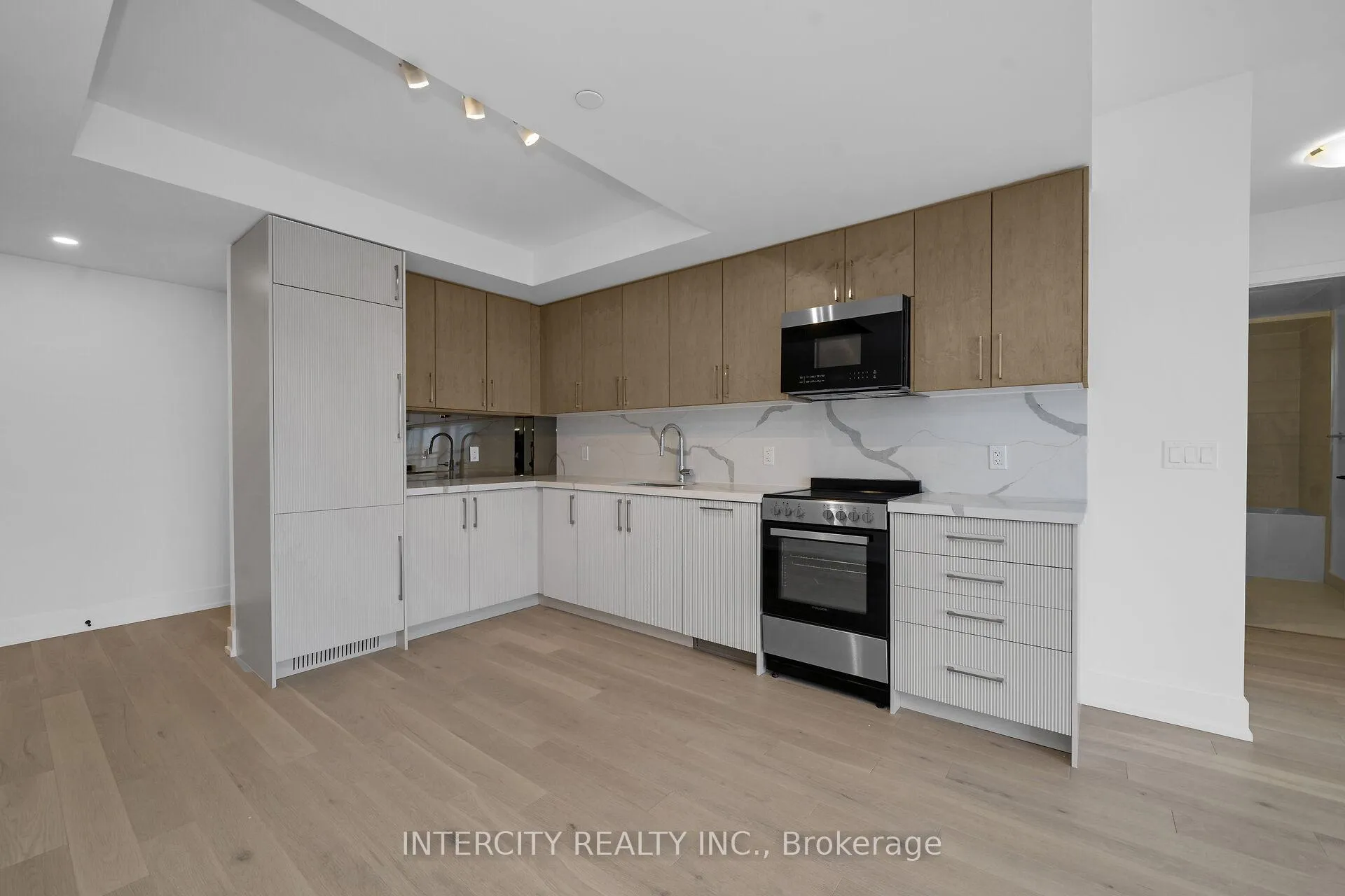 Photo 11 of Unit 240, 2075 King Road, King, King City — HOMEH