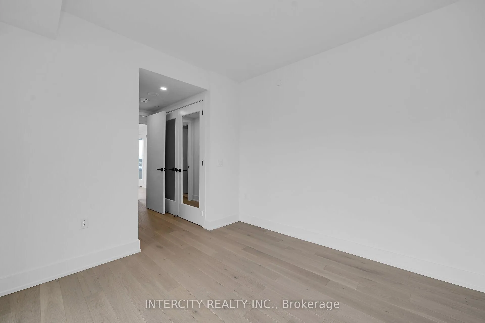 Photo 17 of Unit 240, 2075 King Road, King, King City — HOMEH