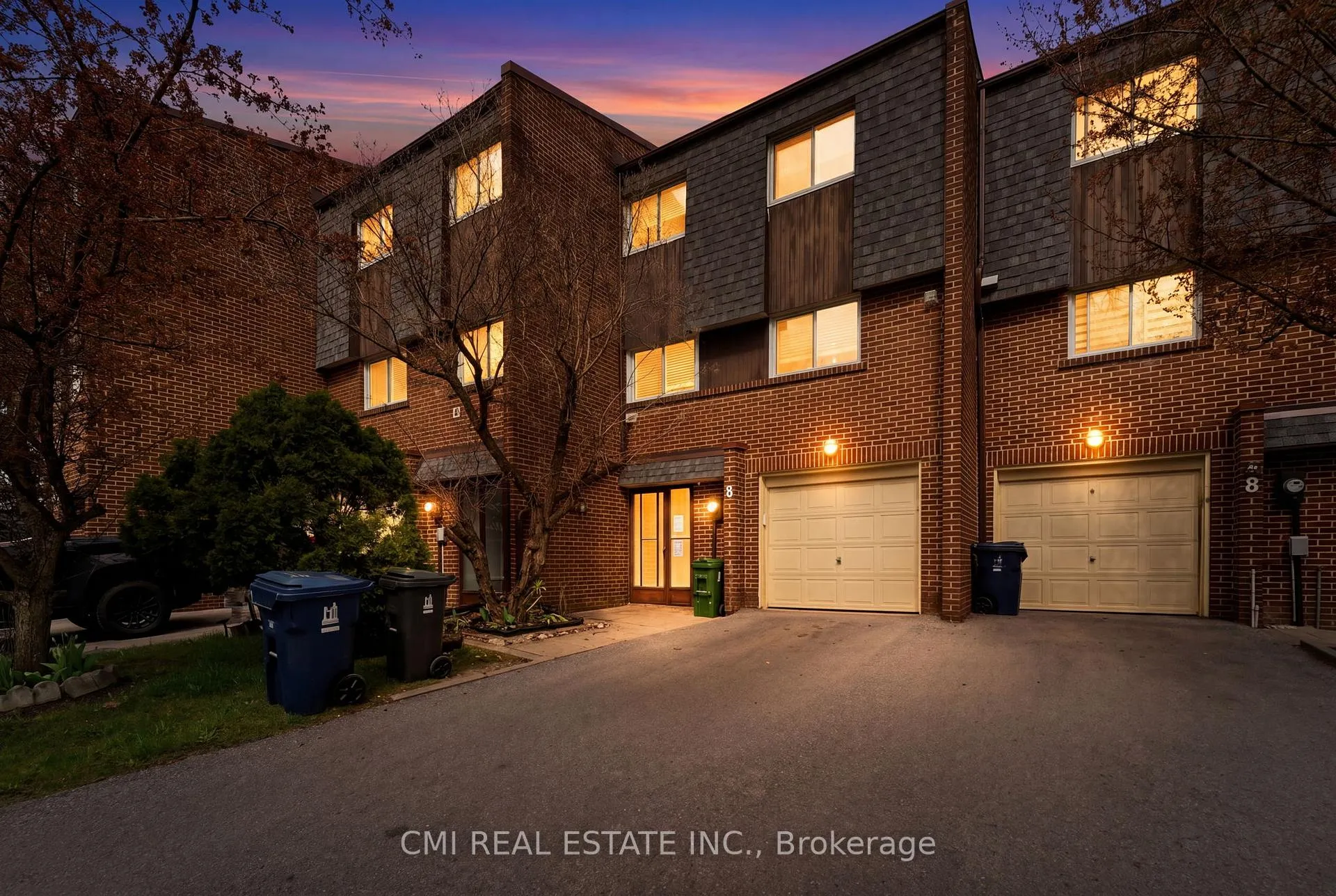 Front of 6 Windy Golfway Way