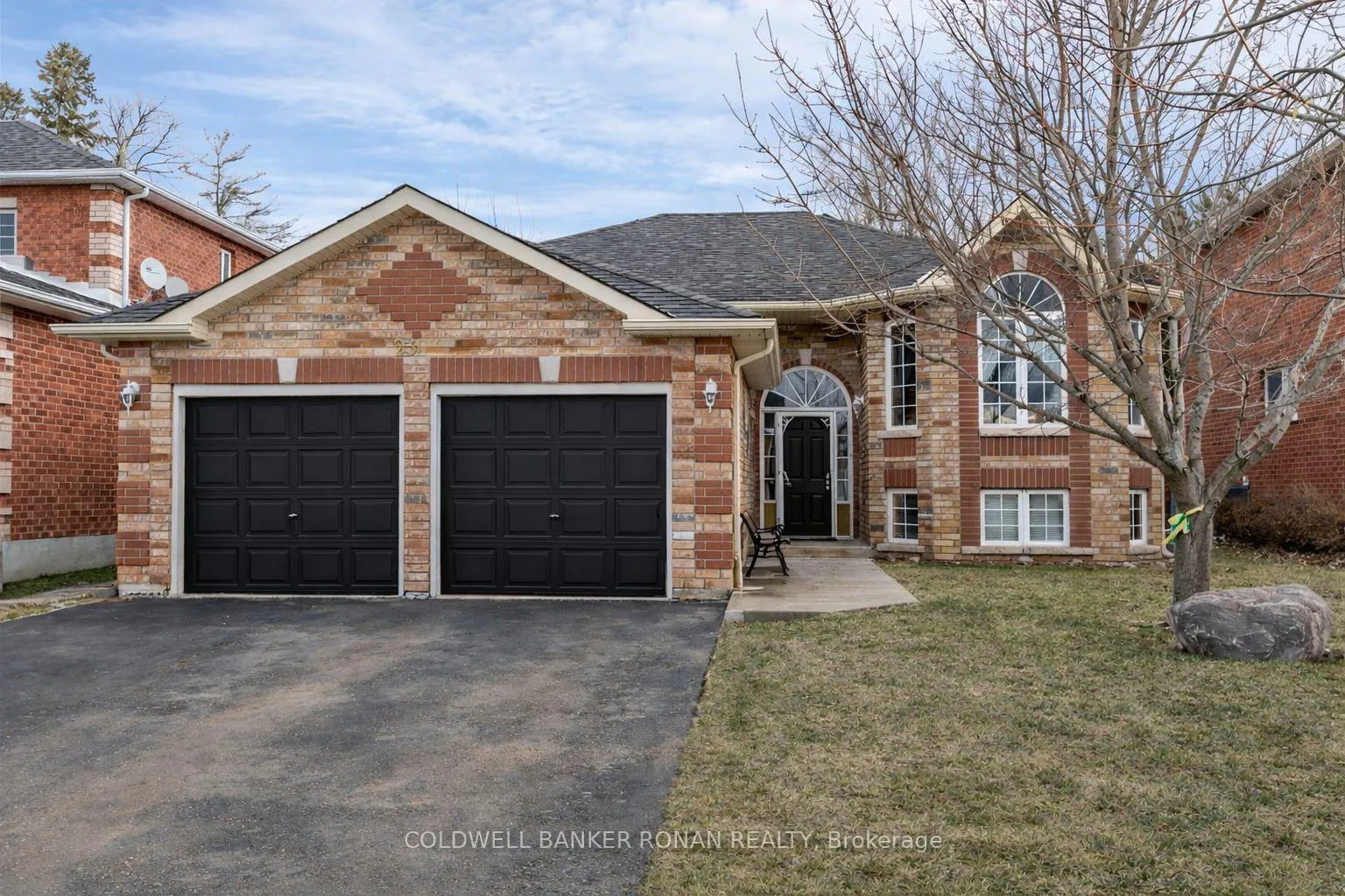 Photo 2 of 2303 Jack Crescent, Innisfil, Alcona — HOMEH