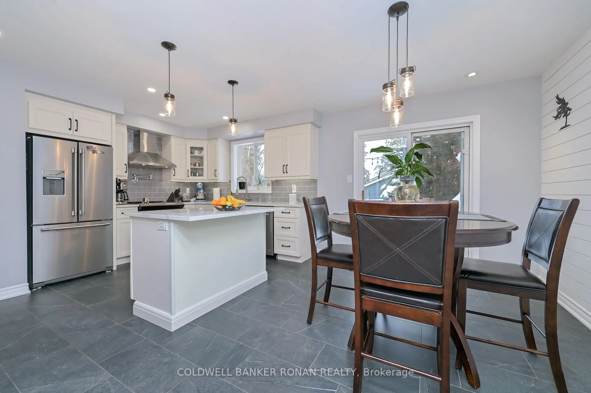 Photo 9 of 2303 Jack Crescent, Innisfil, Alcona — HOMEH