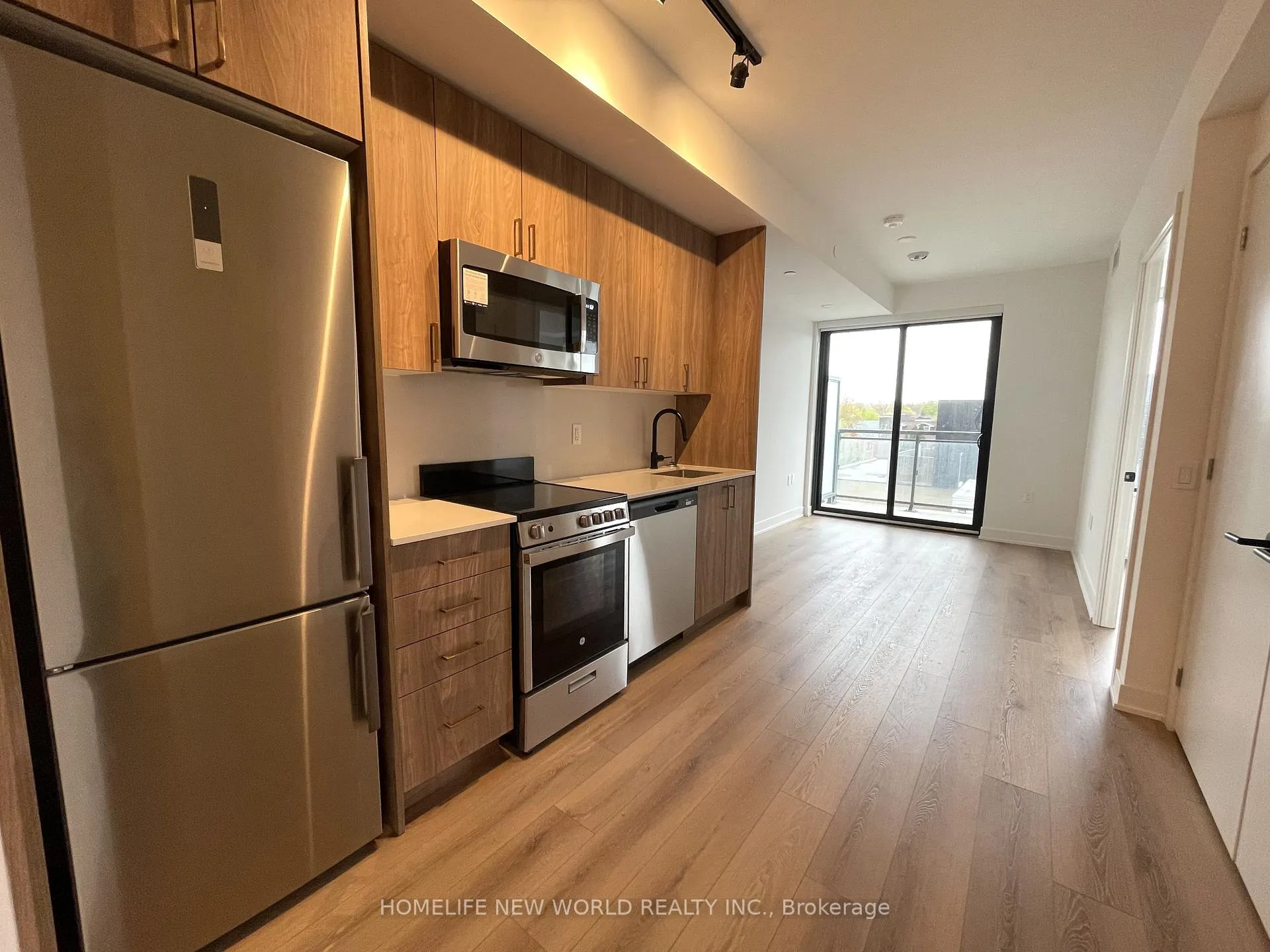 Photo 3 of Unit 401, 758 Dovercourt Road, Toronto, Dovercourt-Wallace Emerson-Junction — HOMEH