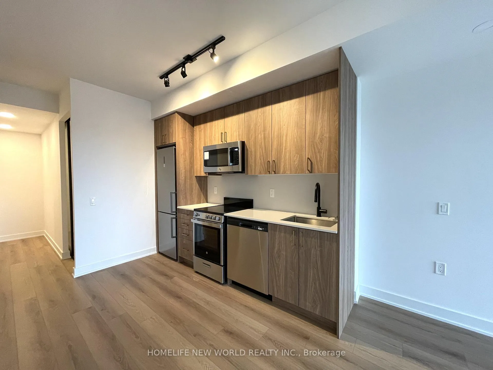 Photo 4 of Unit 401, 758 Dovercourt Road, Toronto, Dovercourt-Wallace Emerson-Junction — HOMEH