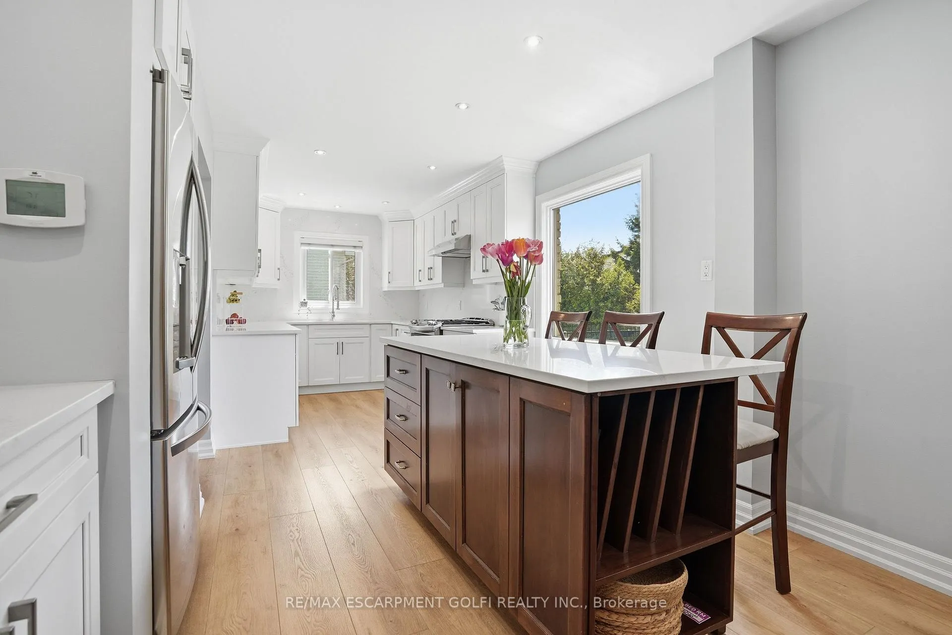 Photo 9 of 1 Oakmeadow Place, St. Catharines, Lakeshore — HOMEH