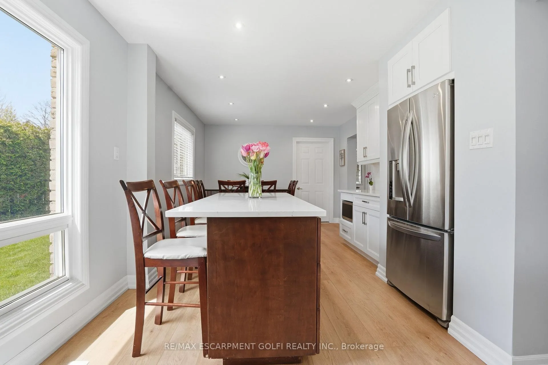 Photo 10 of 1 Oakmeadow Place, St. Catharines, Lakeshore — HOMEH