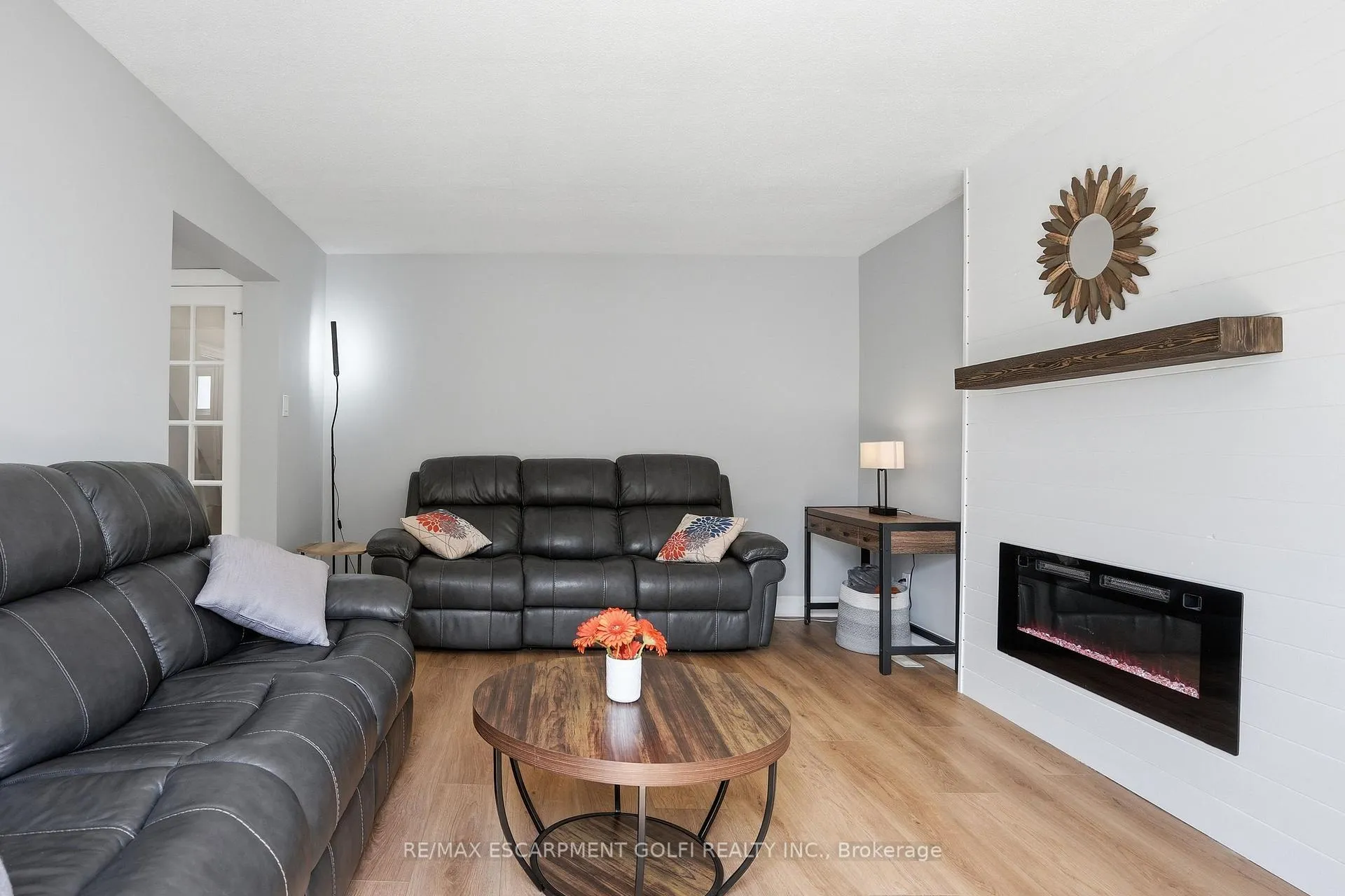 Photo 13 of 1 Oakmeadow Place, St. Catharines, Lakeshore — HOMEH