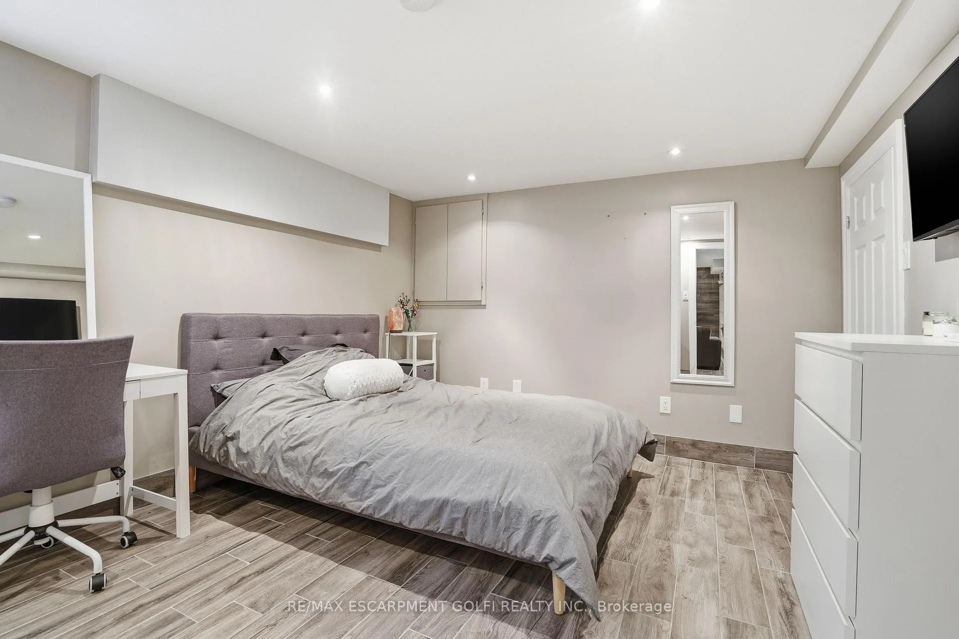 Photo 26 of 1 Oakmeadow Place, St. Catharines, Lakeshore — HOMEH