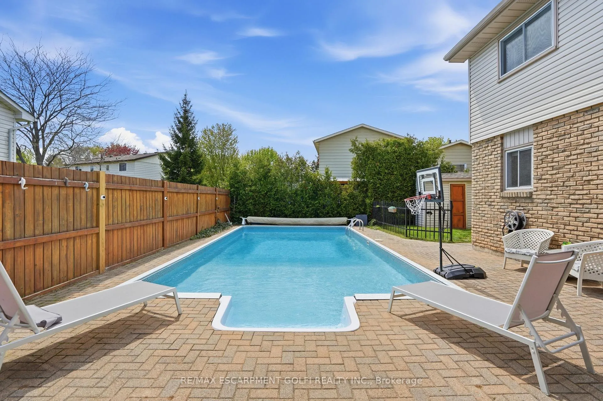 Photo 31 of 1 Oakmeadow Place, St. Catharines, Lakeshore — HOMEH