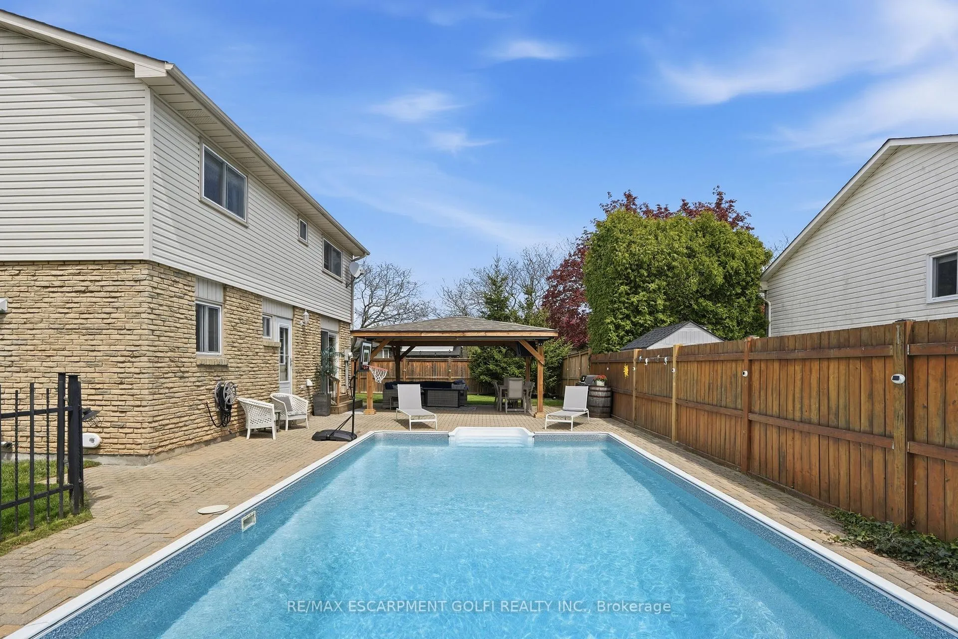 Photo 34 of 1 Oakmeadow Place, St. Catharines, Lakeshore — HOMEH