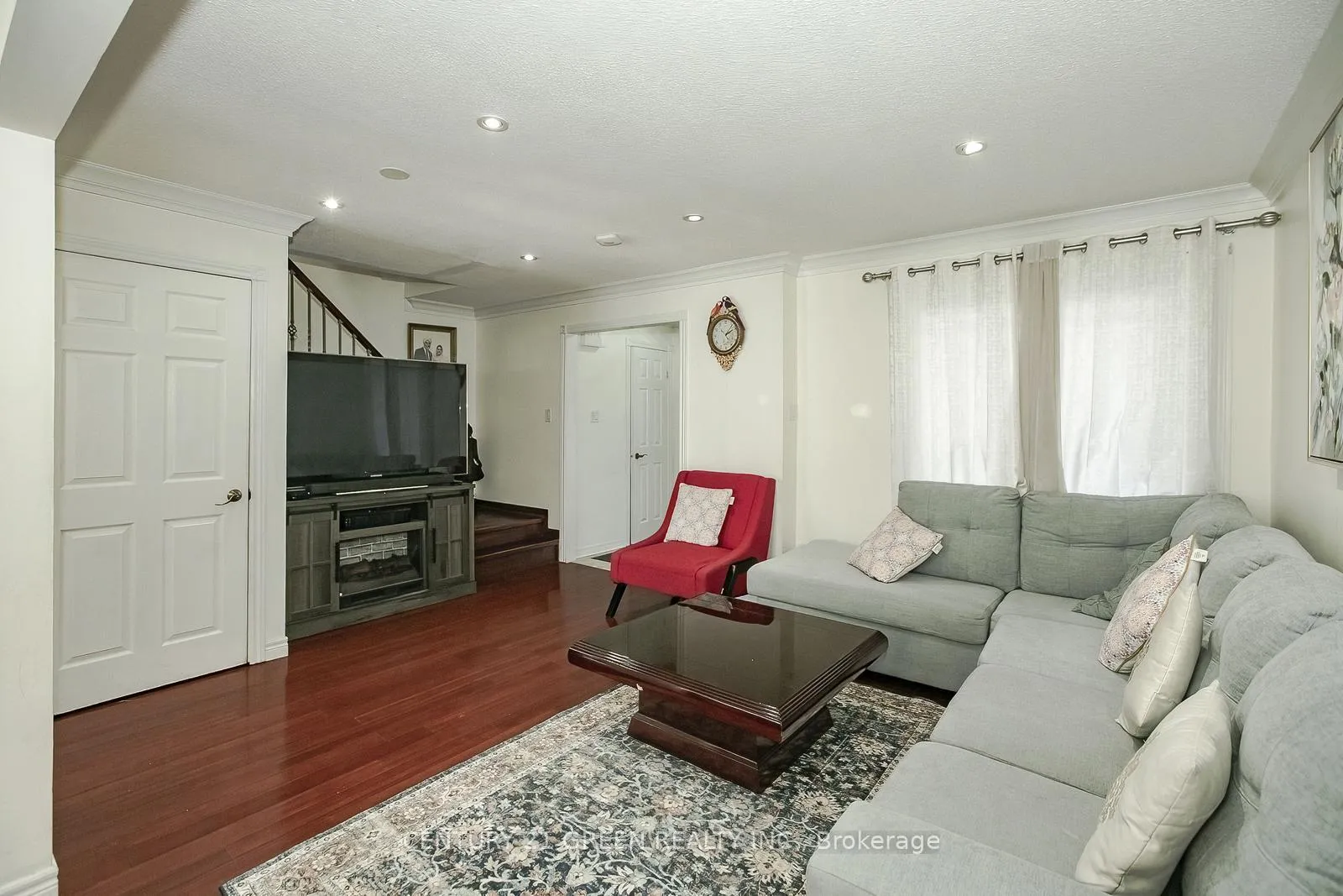 Photo 8 of 231 Murray Street, Brampton, Brampton West — HOMEH