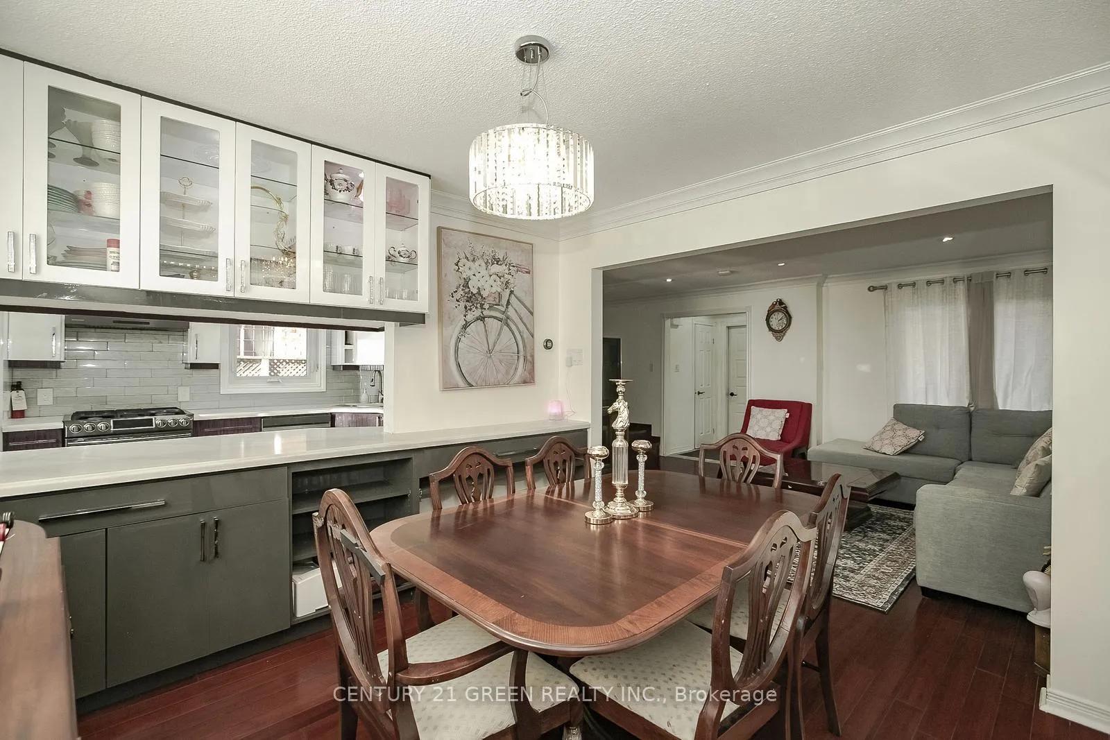 Photo 13 of 231 Murray Street, Brampton, Brampton West — HOMEH