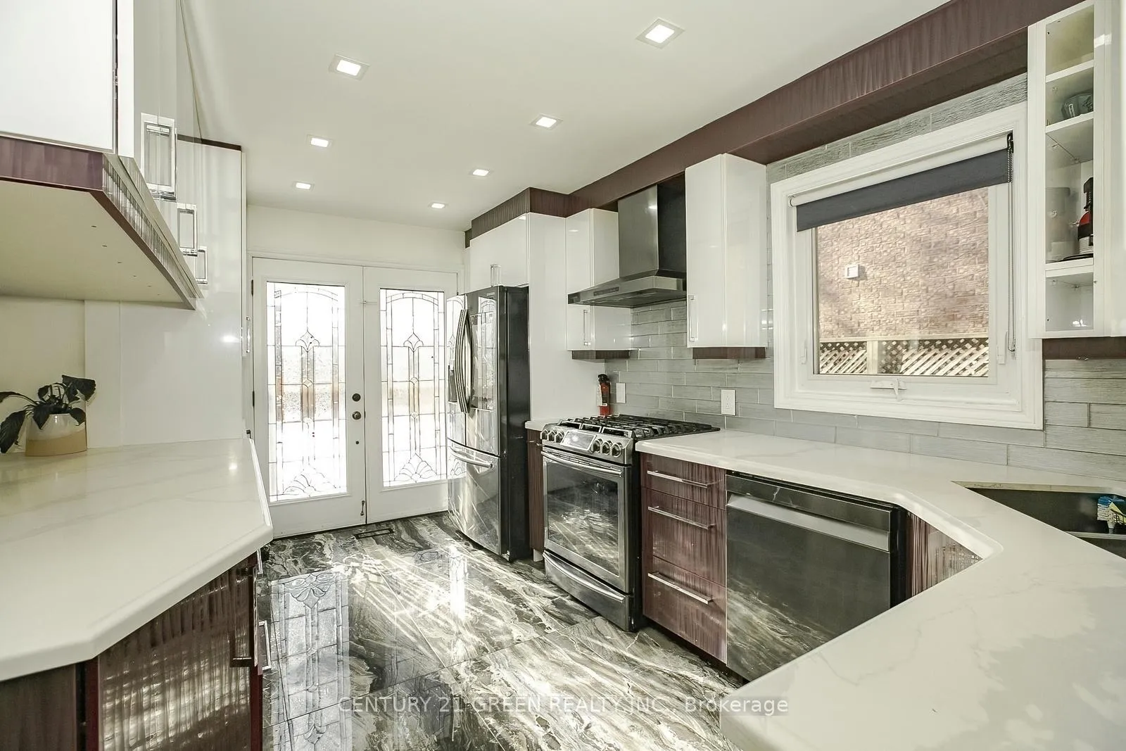 Photo 14 of 231 Murray Street, Brampton, Brampton West — HOMEH