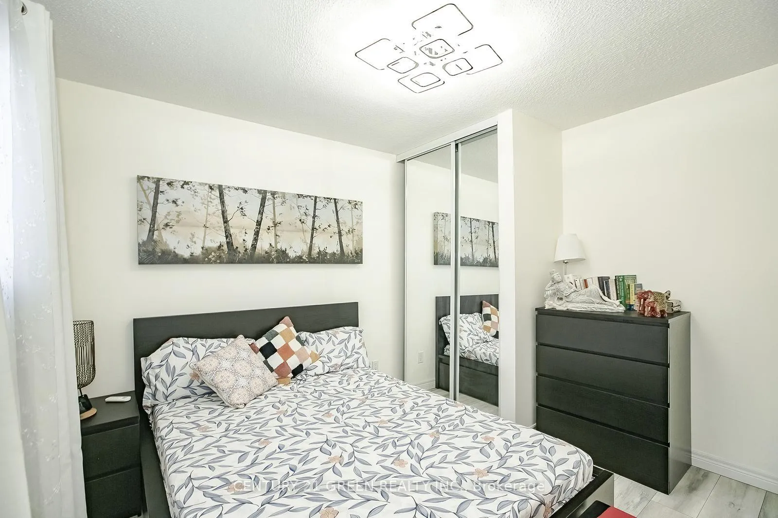 Photo 29 of 231 Murray Street, Brampton, Brampton West — HOMEH