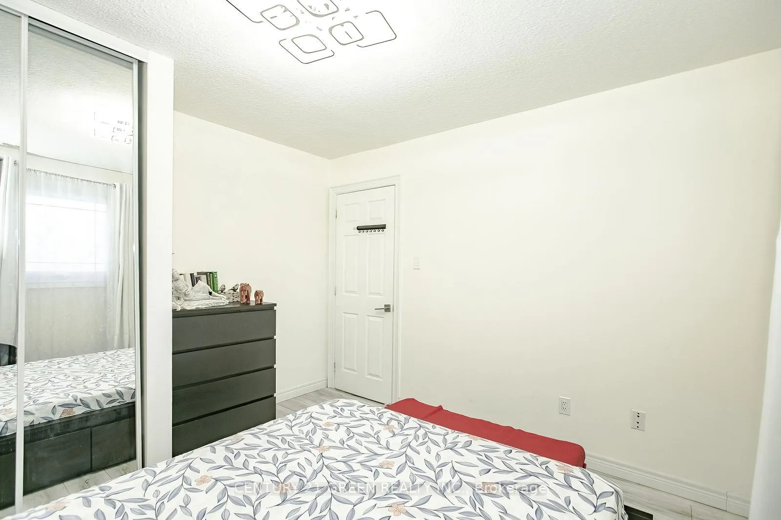 Photo 30 of 231 Murray Street, Brampton, Brampton West — HOMEH