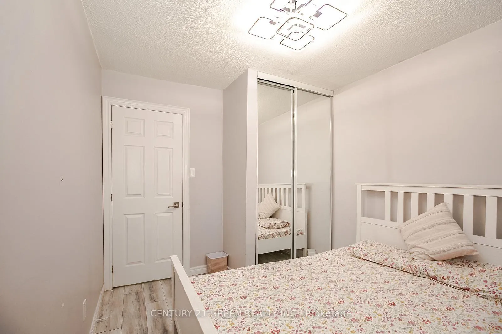 Photo 32 of 231 Murray Street, Brampton, Brampton West — HOMEH