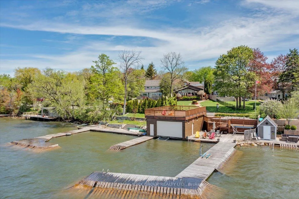 Photo 3 of 229 Lake Drive N, Georgina, Historic Lakeshore Communities — HOMEH