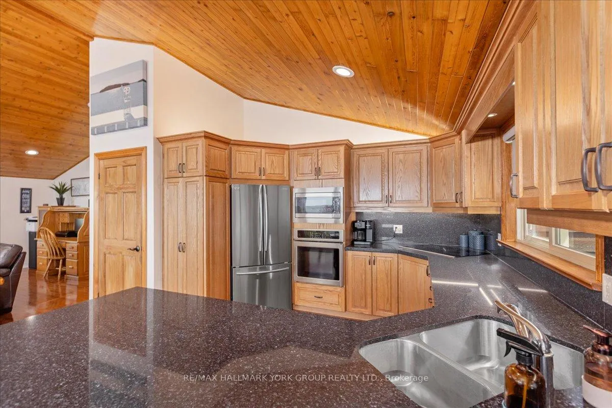 Photo 14 of 229 Lake Drive N, Georgina, Historic Lakeshore Communities — HOMEH