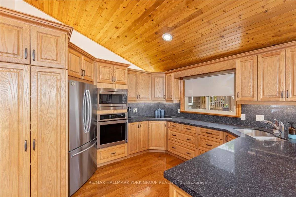 Photo 15 of 229 Lake Drive N, Georgina, Historic Lakeshore Communities — HOMEH