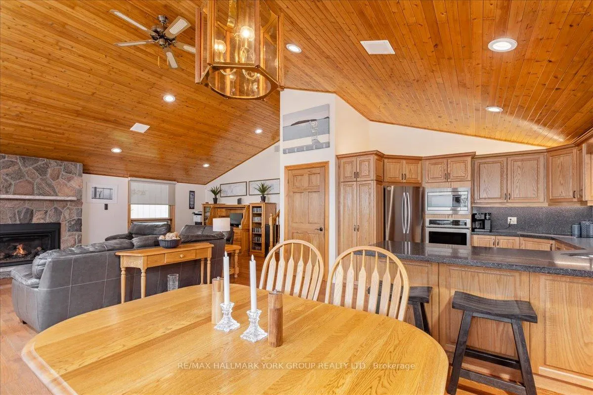 Photo 20 of 229 Lake Drive N, Georgina, Historic Lakeshore Communities — HOMEH