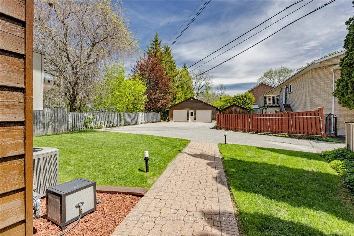 Photo 28 of 229 Lake Drive N, Georgina, Historic Lakeshore Communities — HOMEH