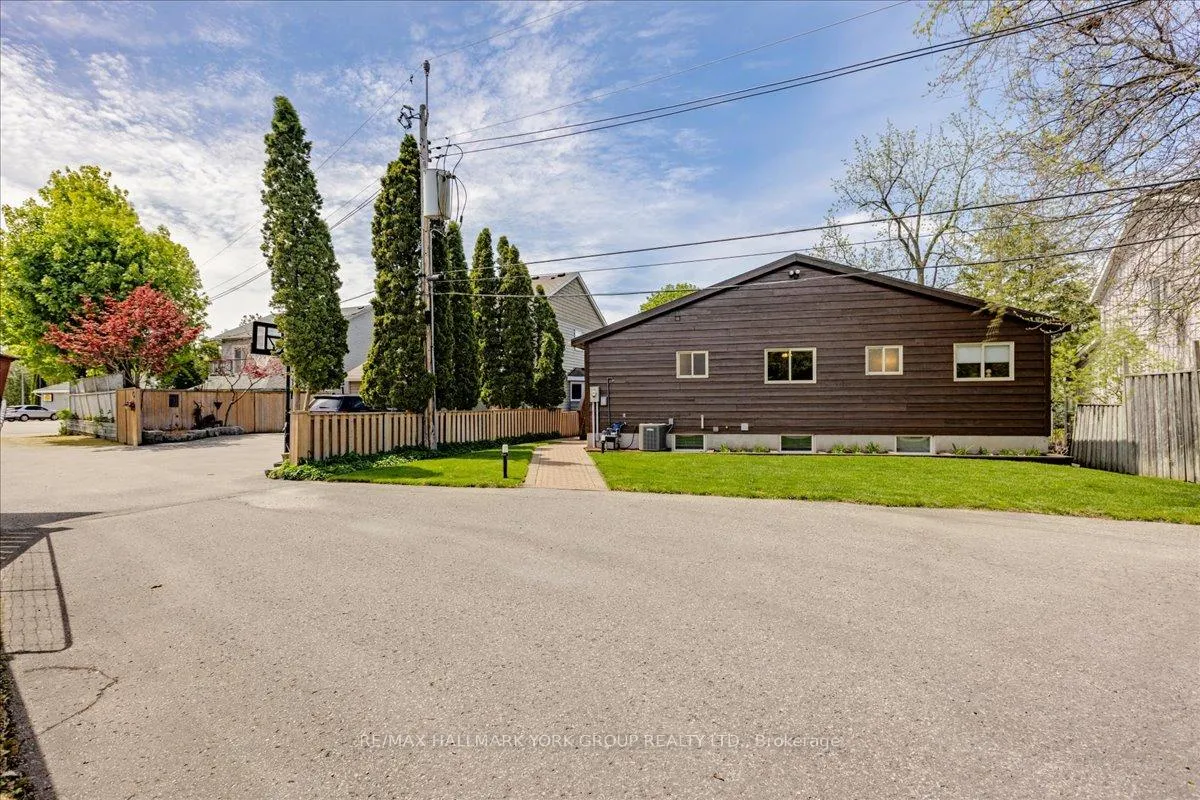 Photo 31 of 229 Lake Drive N, Georgina, Historic Lakeshore Communities — HOMEH