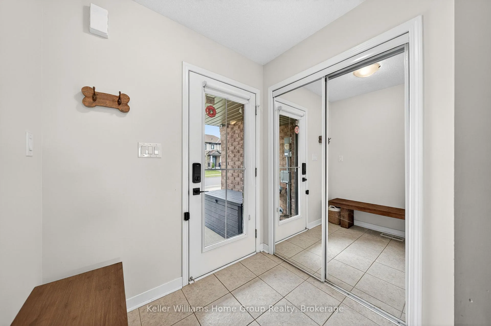 Photo 4 of 276 Bedrock Drive, Hamilton, Stoney Creek Mountain — HOMEH