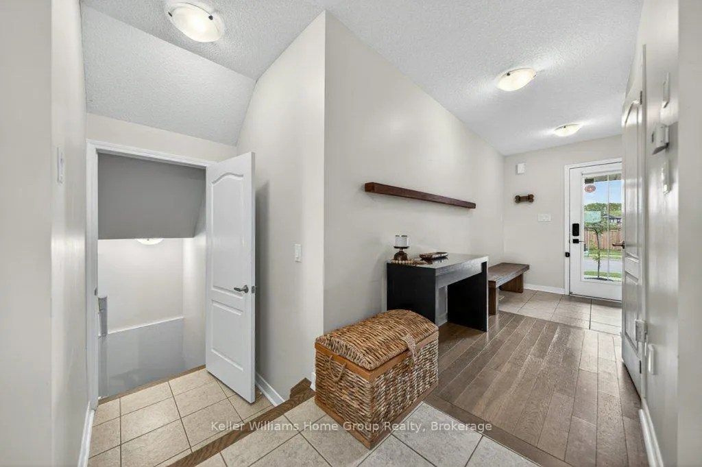 Photo 7 of 276 Bedrock Drive, Hamilton, Stoney Creek Mountain — HOMEH