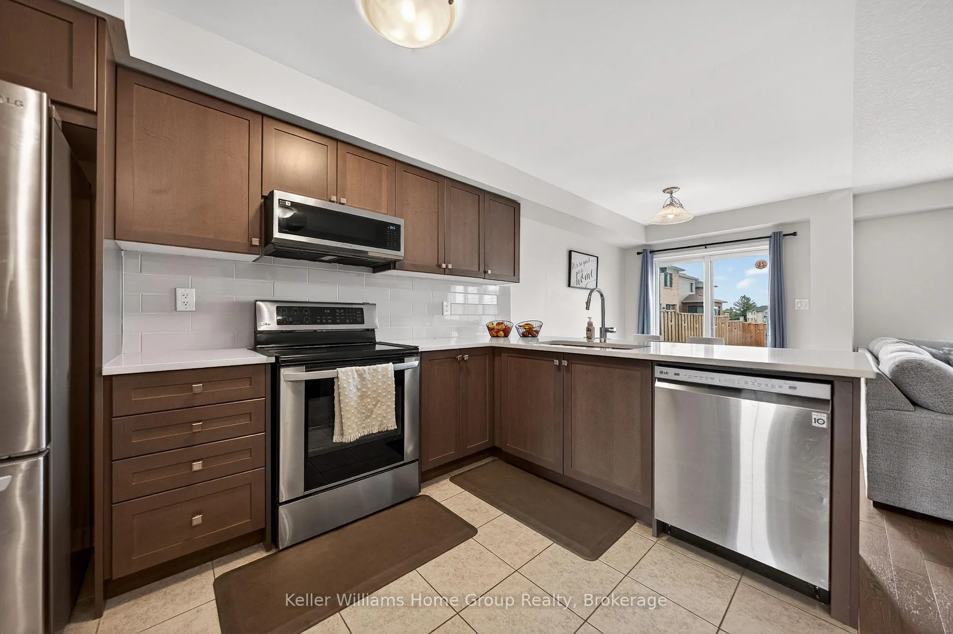Photo 13 of 276 Bedrock Drive, Hamilton, Stoney Creek Mountain — HOMEH