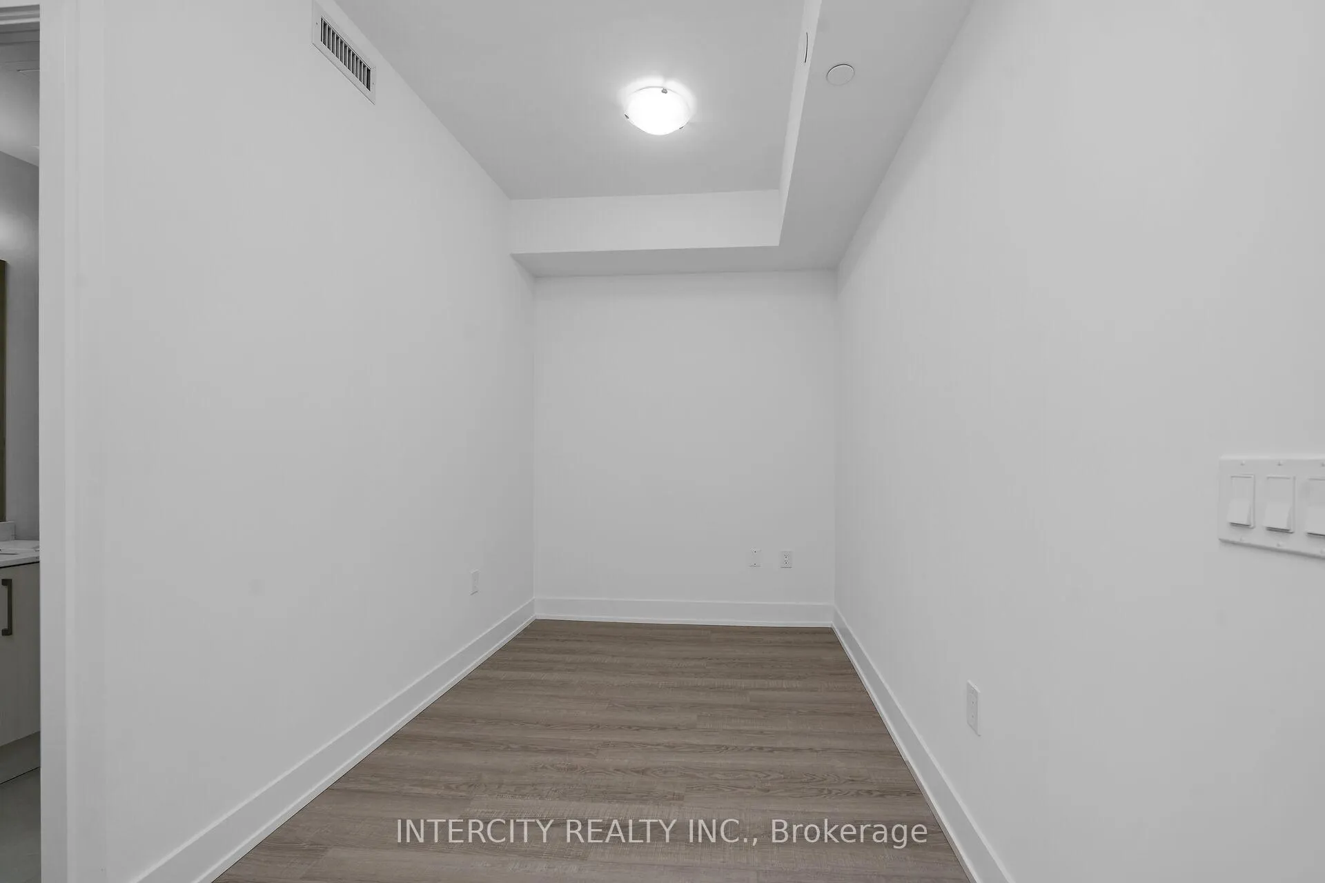 Photo 10 of Unit 312, 2075 King Road, King, King City — HOMEH