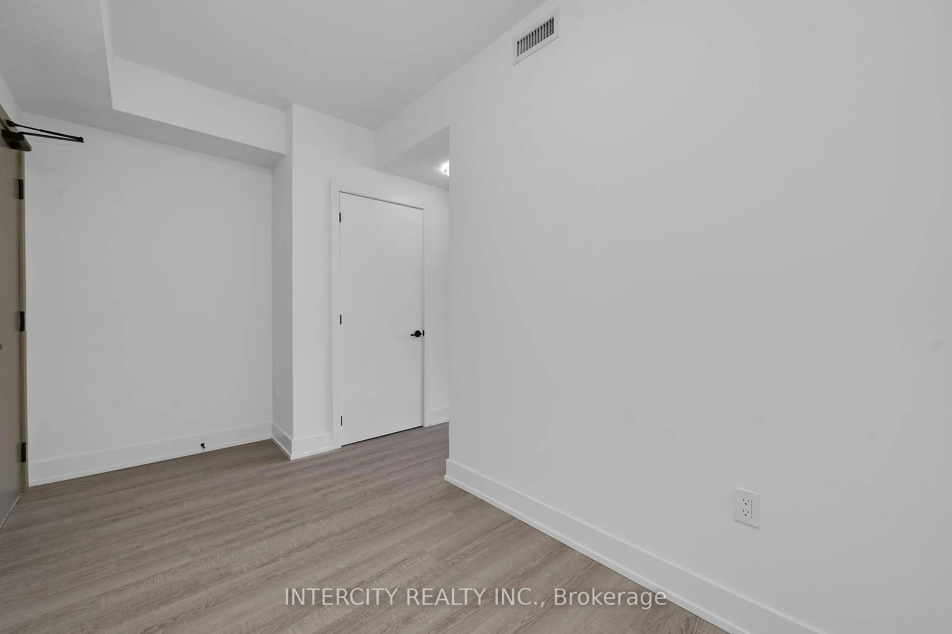 Photo 11 of Unit 312, 2075 King Road, King, King City — HOMEH