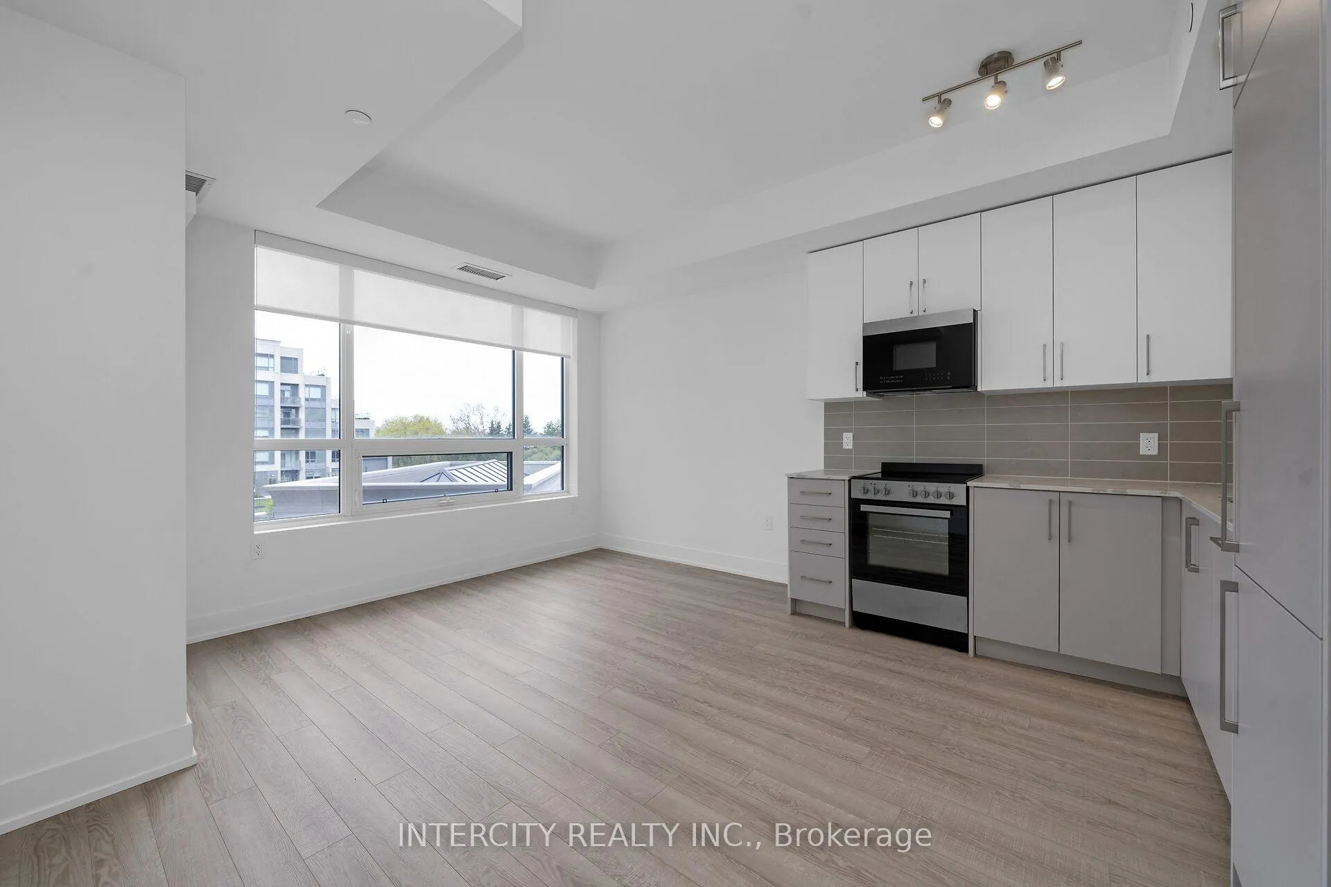 Photo 12 of Unit 312, 2075 King Road, King, King City — HOMEH