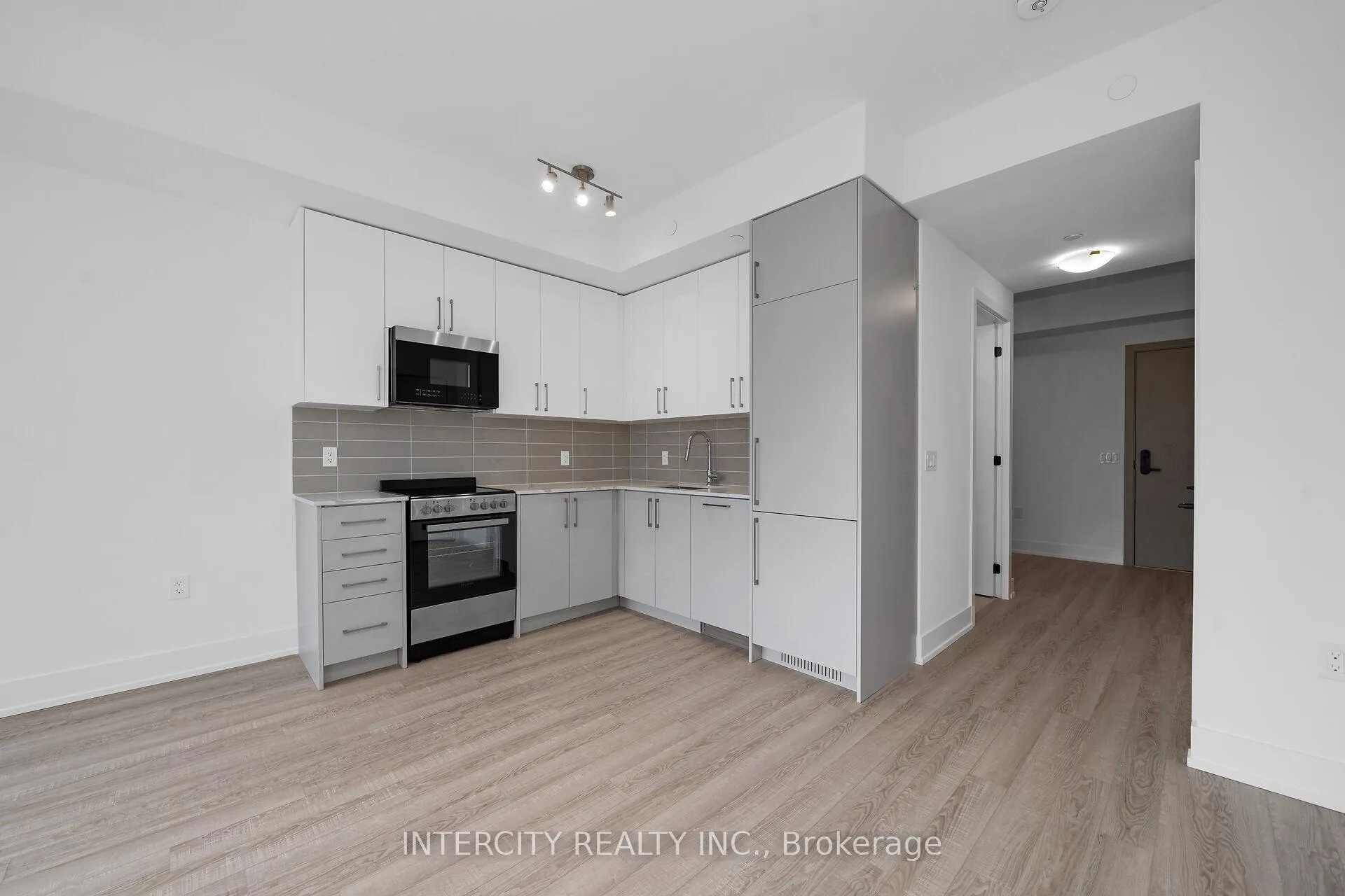Photo 13 of Unit 312, 2075 King Road, King, King City — HOMEH
