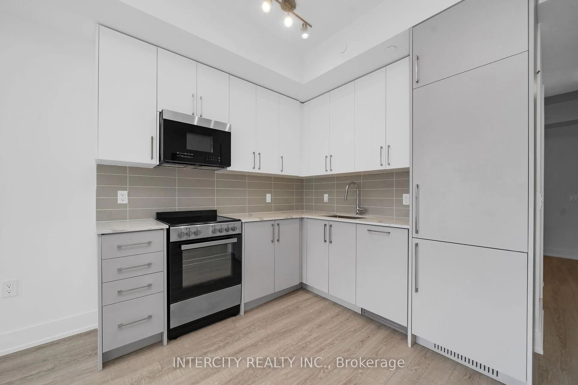 Photo 14 of Unit 312, 2075 King Road, King, King City — HOMEH
