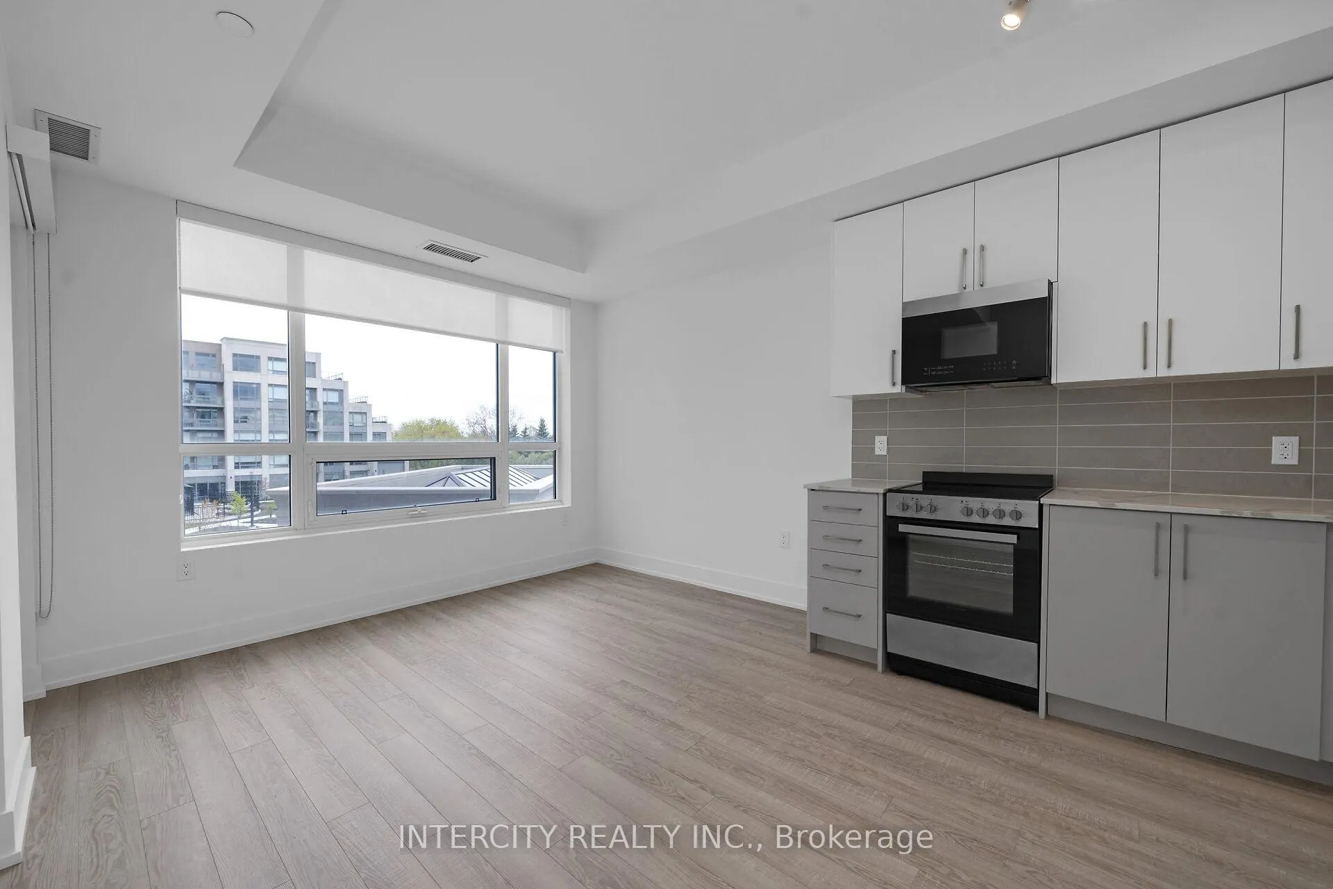 Photo 16 of Unit 312, 2075 King Road, King, King City — HOMEH