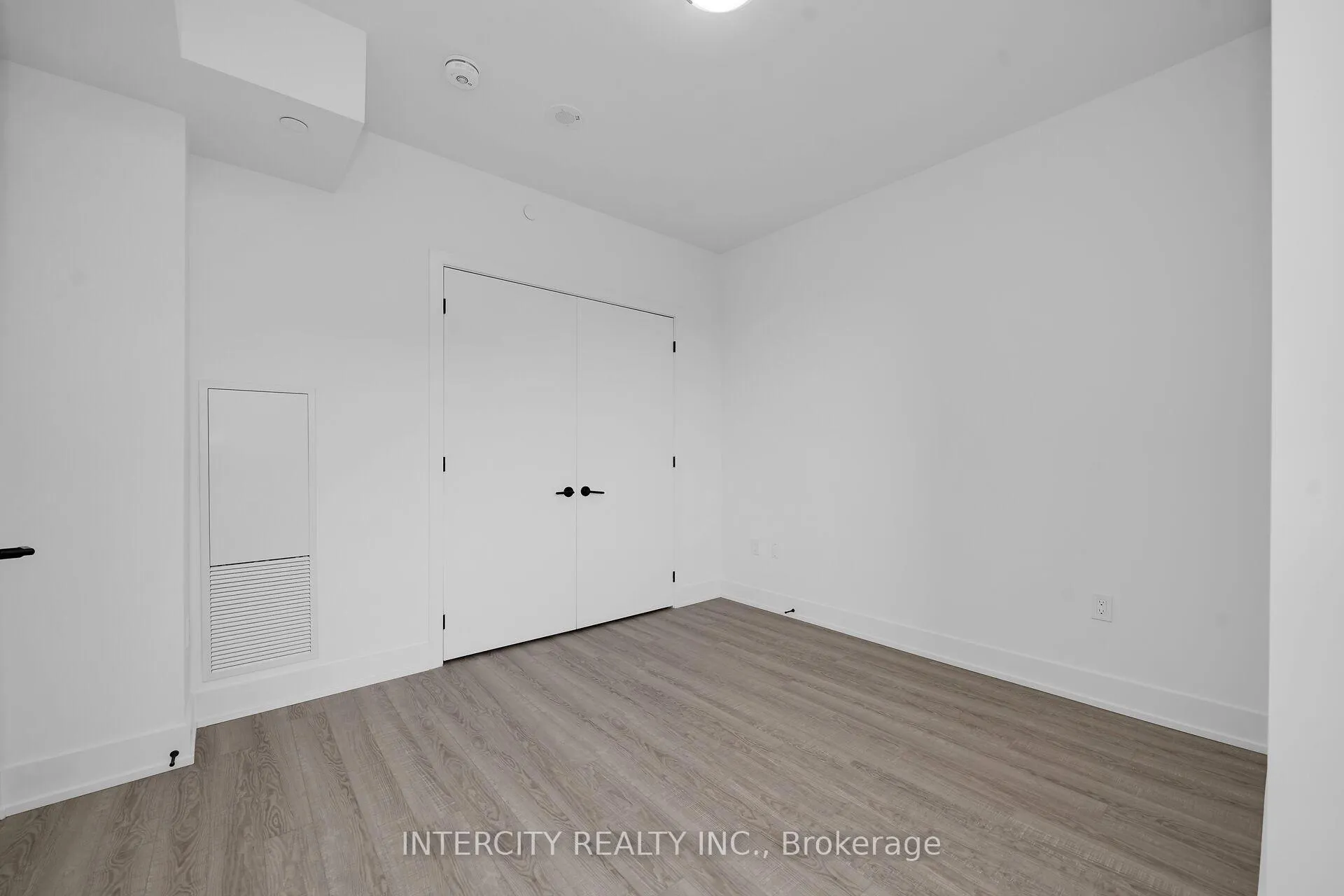 Photo 18 of Unit 312, 2075 King Road, King, King City — HOMEH