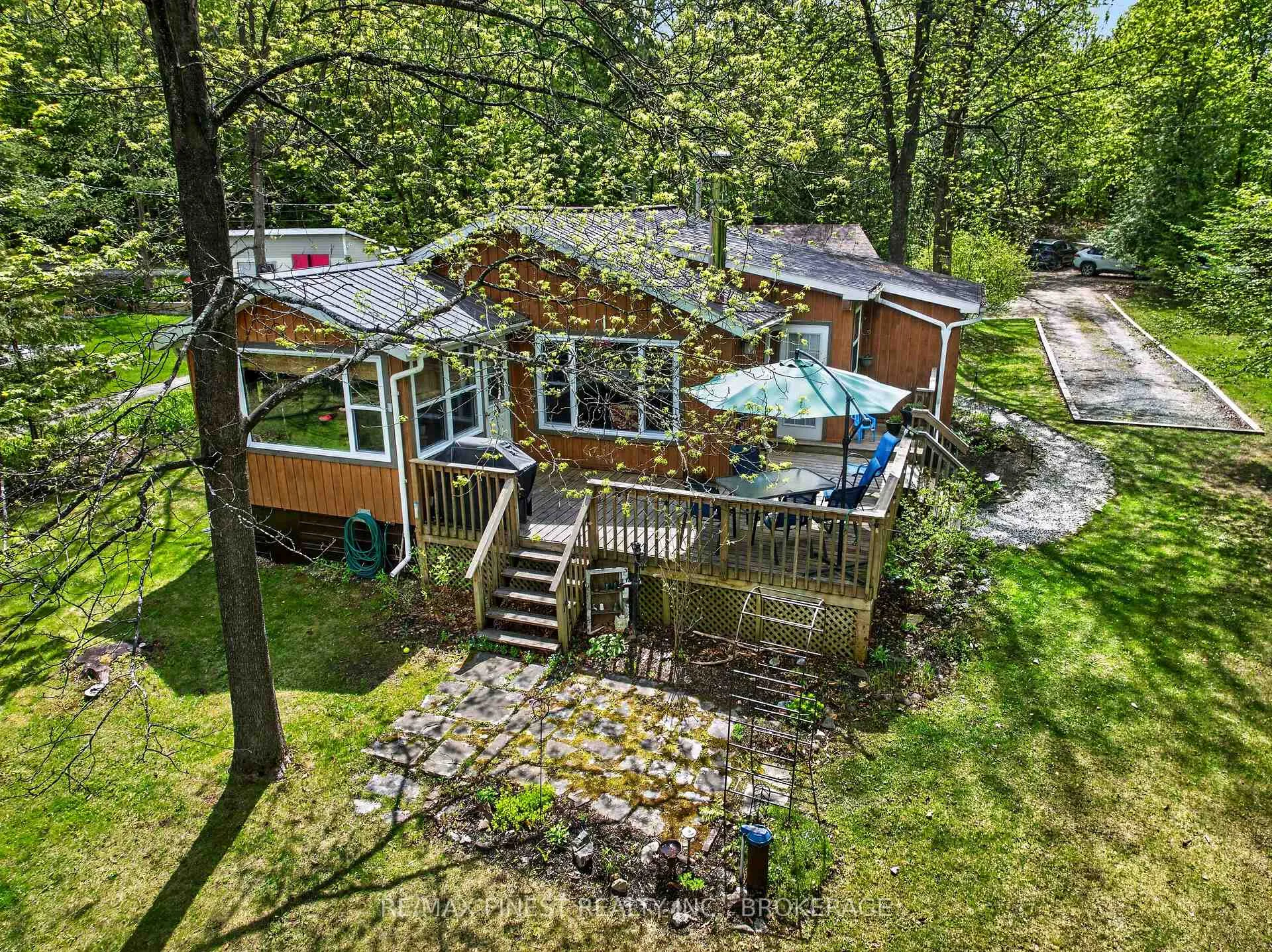 Photo 3 of 19 Gull Bay Lane, Frontenac, Frontenac South — HOMEH