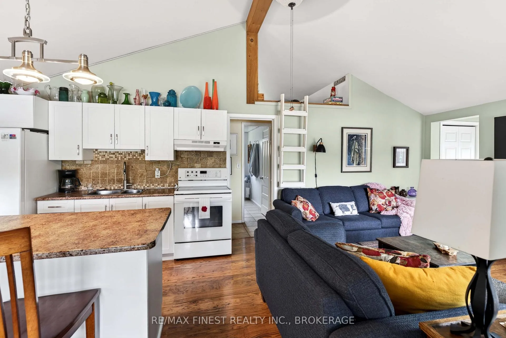Photo 23 of 19 Gull Bay Lane, Frontenac, Frontenac South — HOMEH