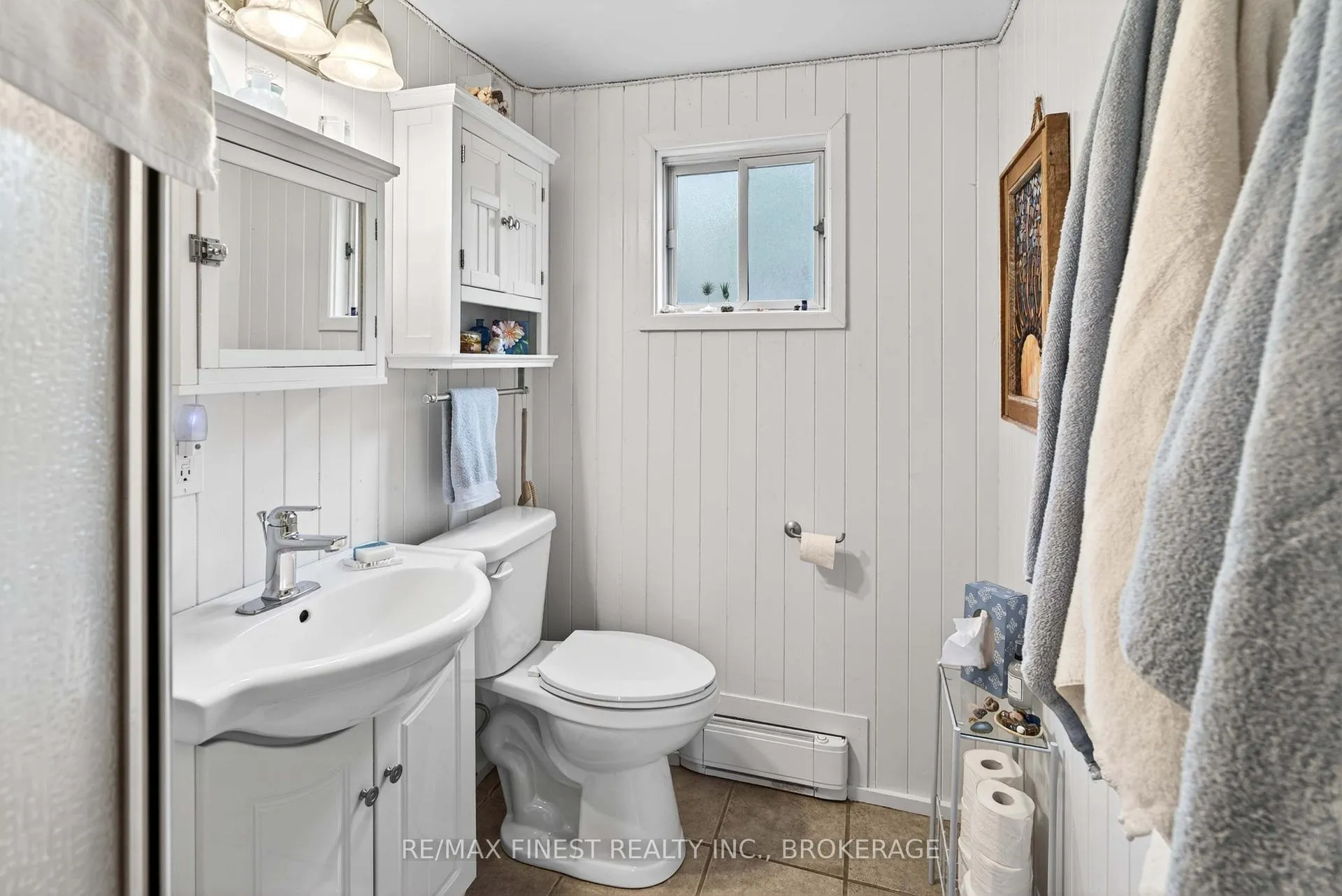 Photo 38 of 19 Gull Bay Lane, Frontenac, Frontenac South — HOMEH