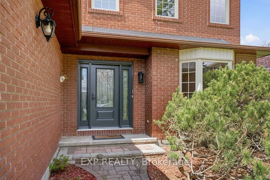 Photo 3 of 1536 Michaelsem Street, Ottawa, Chateauneuf — HOMEH
